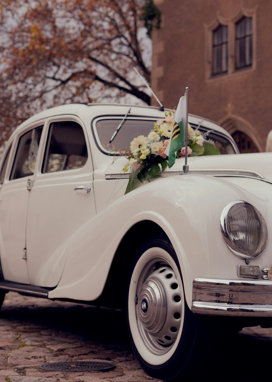 How to Incorporate Vintage Style Into Your Wedding