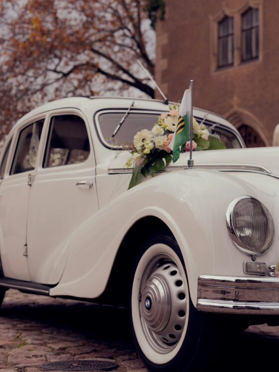 How to Incorporate Vintage Style Into Your Wedding