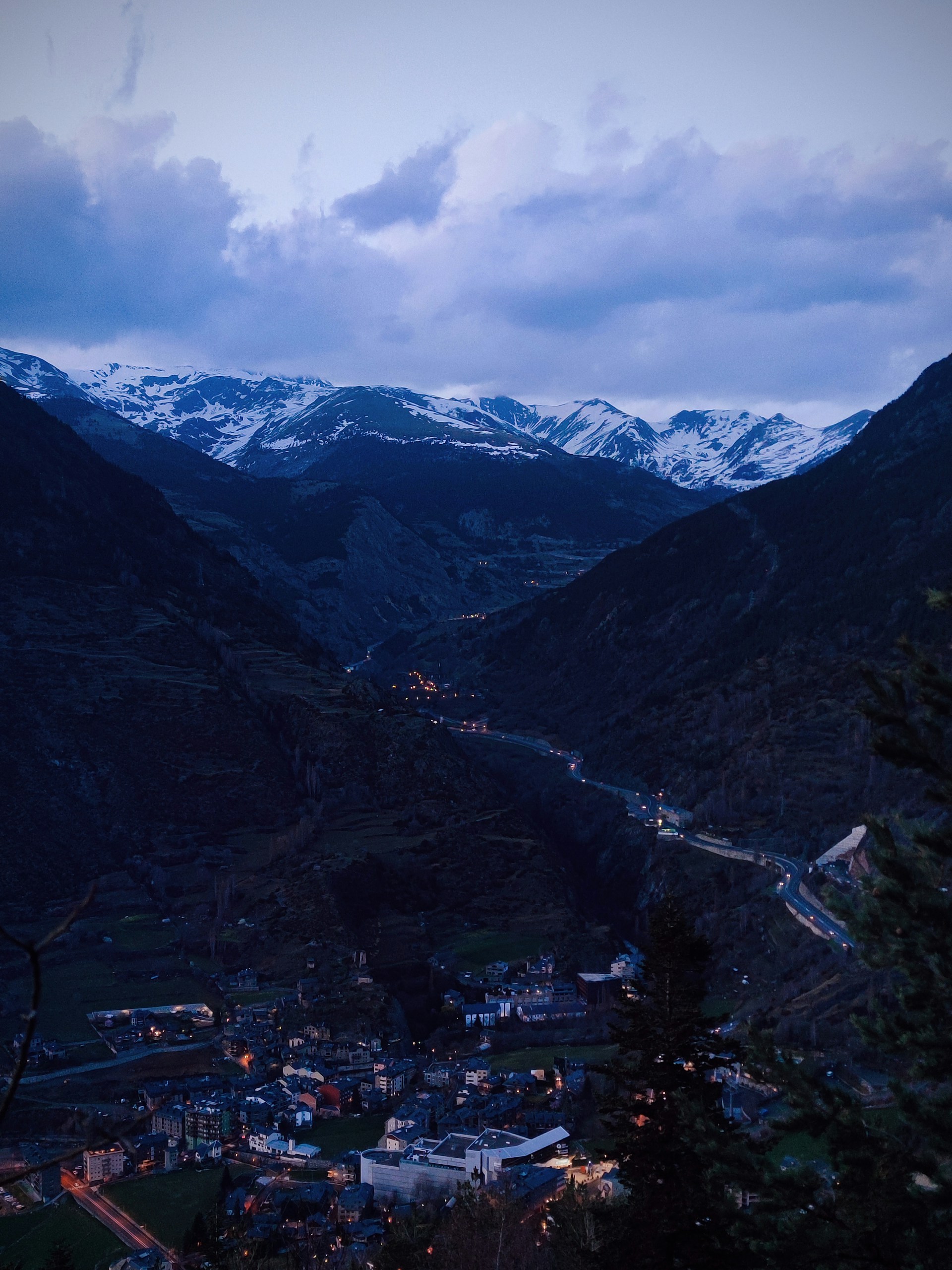 Top 5 affordable ski trip locations to book today
