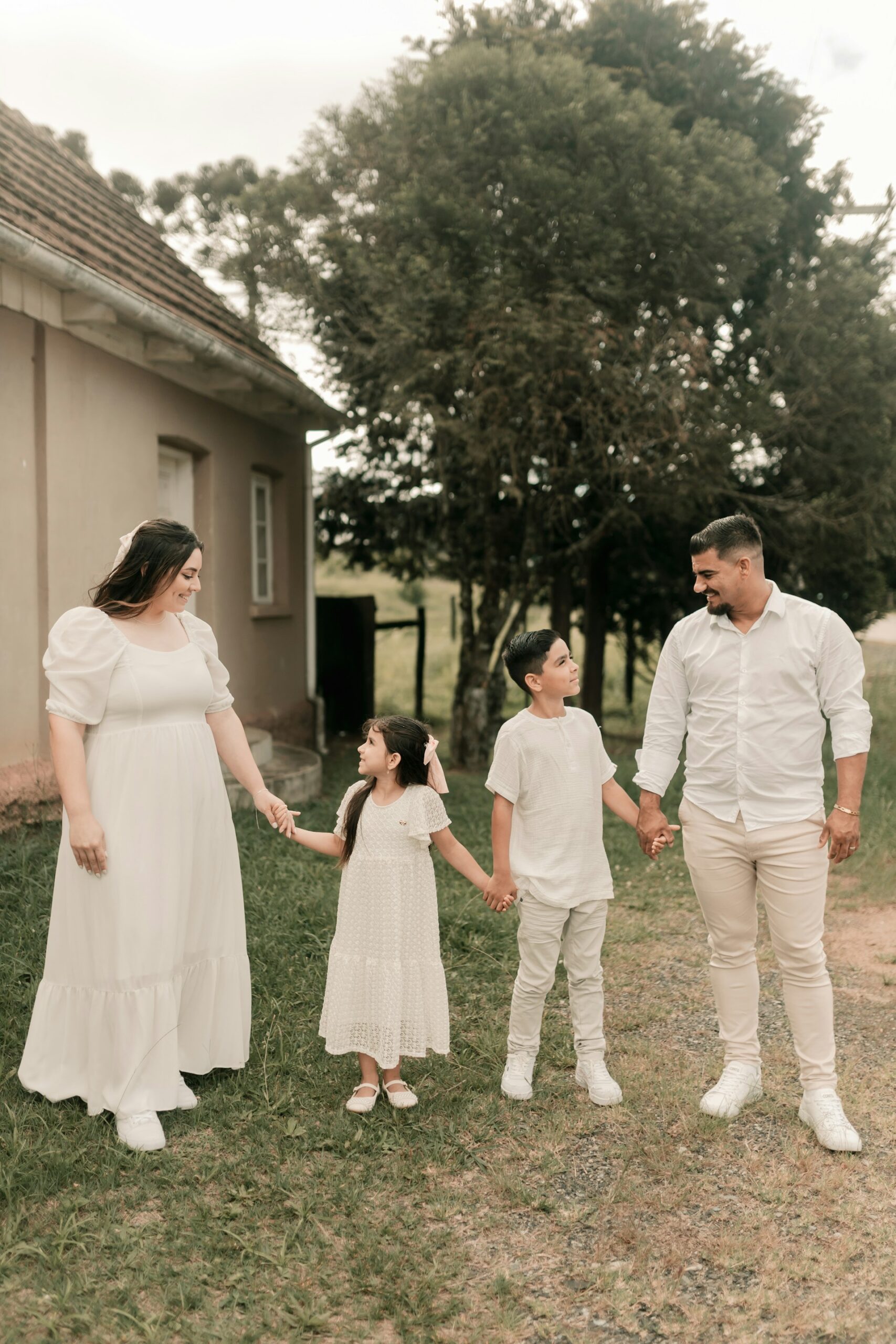 Tips How to Coordinate Wedding Outfits for Your Boy and Girl