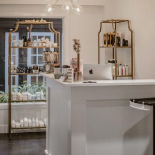 How to Build a Smooth-Silhouette Outfit: Layering Tricks That Look Effortless